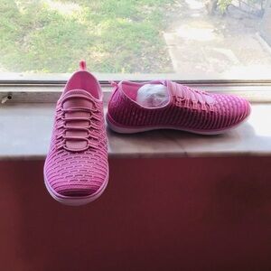 NEW Sale Comfortview Pink Coral The Ariya Sneakers 10.5 NIB